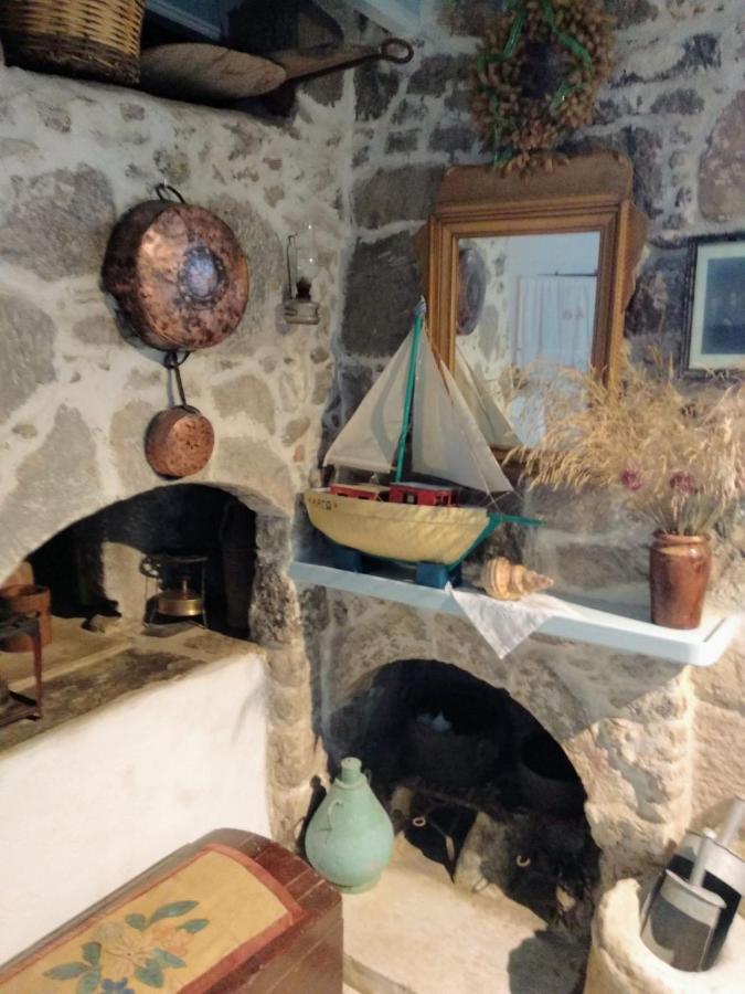Old Traditional House Mandrákion Buitenkant foto